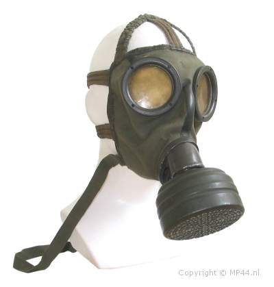 - German Uniforms and Equipment Gasmaske